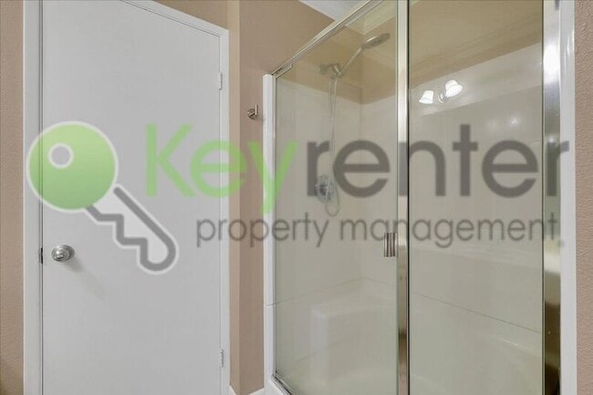 Building Photo - 2254 Woodside Ln