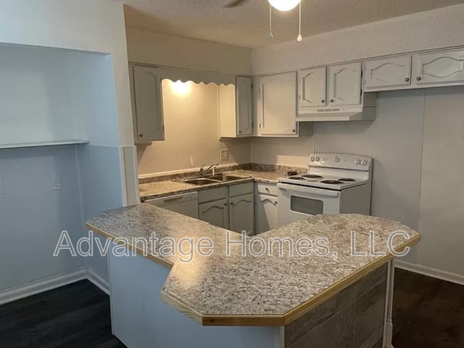 Building Photo - 720-726 N 70th St