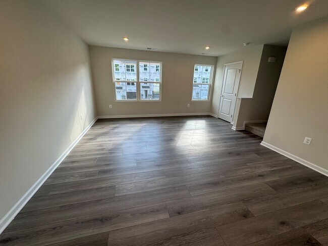 Building Photo - BRAND NEW HOME!
