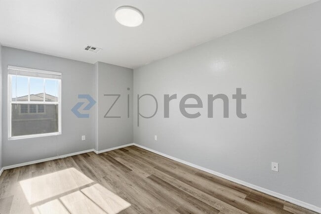 Building Photo - 3852 E Fruitvale Ave