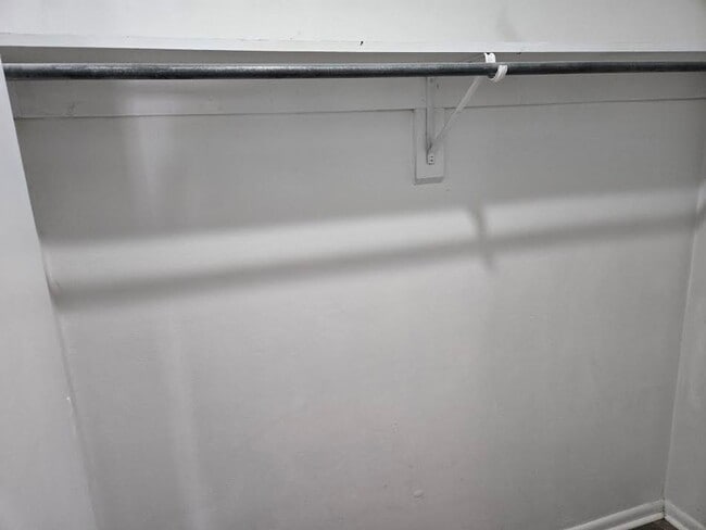 Building Photo - Wonderful 3 bedroom 1.5 bath Townhome in Williamsburg!