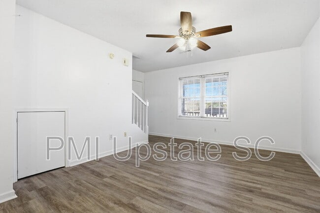 Building Photo - 110 Cypress Run