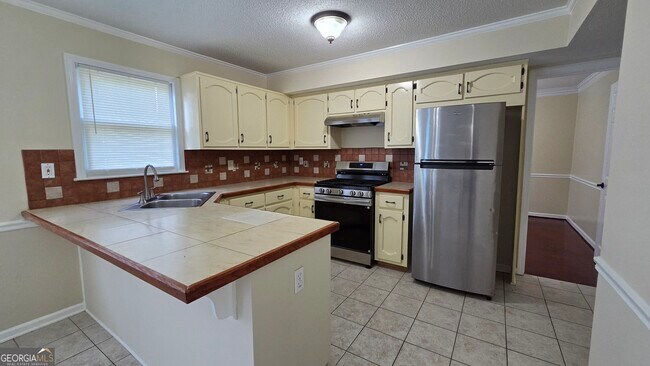 Building Photo - 31 Springfield Ct
