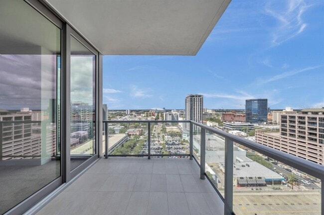 Building Photo - 301 1st St S