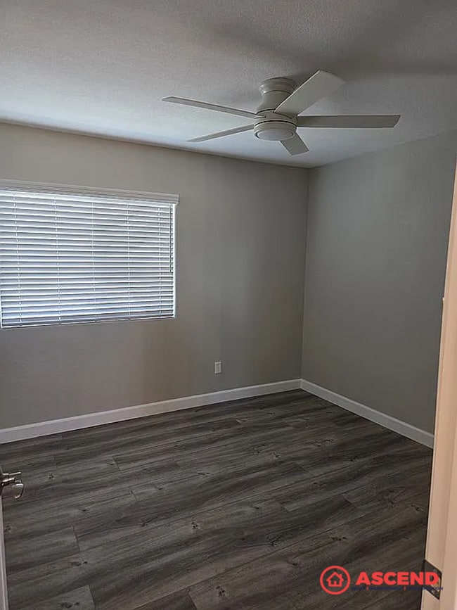 Building Photo - Beautiful Home in the Southwest!