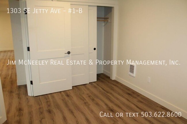 Building Photo - Lower level 2 bed/ 1 bath with 1 Assigned ...