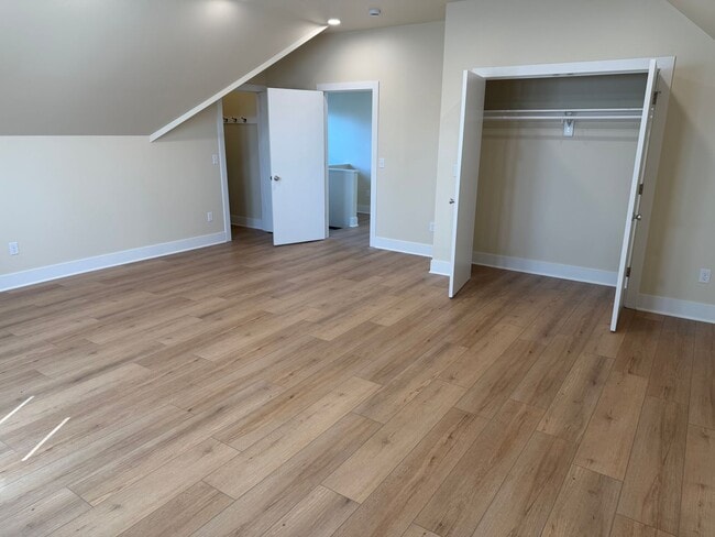 Building Photo - 815 E Locust St