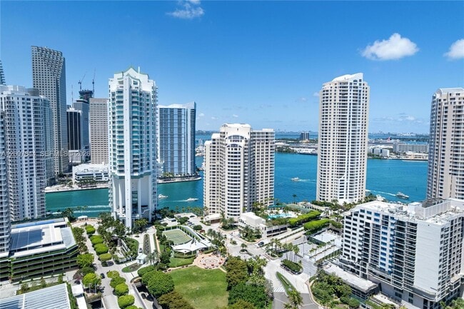 Building Photo - 888 Brickell Key Dr