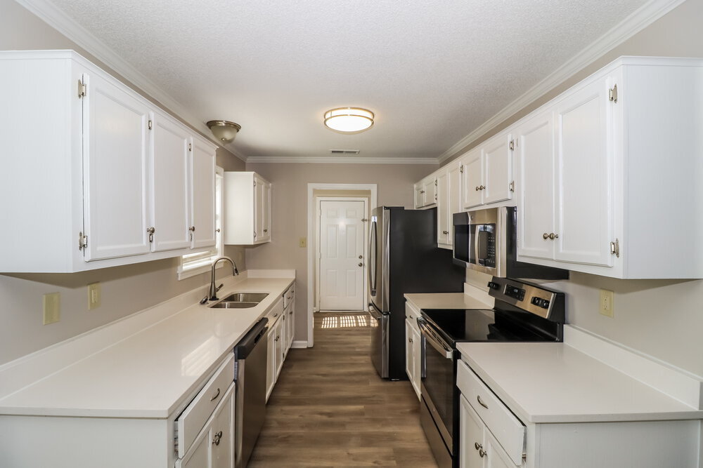 Building Photo - 2535 Clydes Place Cove