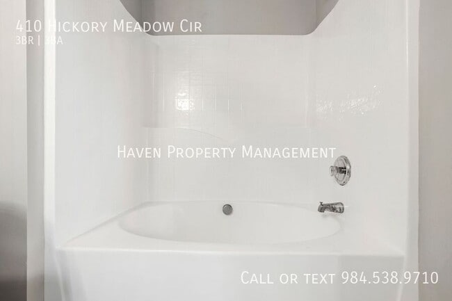 Building Photo - 410 Hickory Meadow Cir