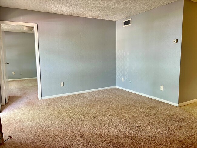 Building Photo - 10203 Forum Park Dr
