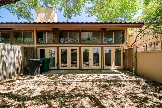 Building Photo - 5918 San Felipe St