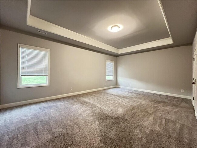 Building Photo - 4675 Silver Oak Dr SW