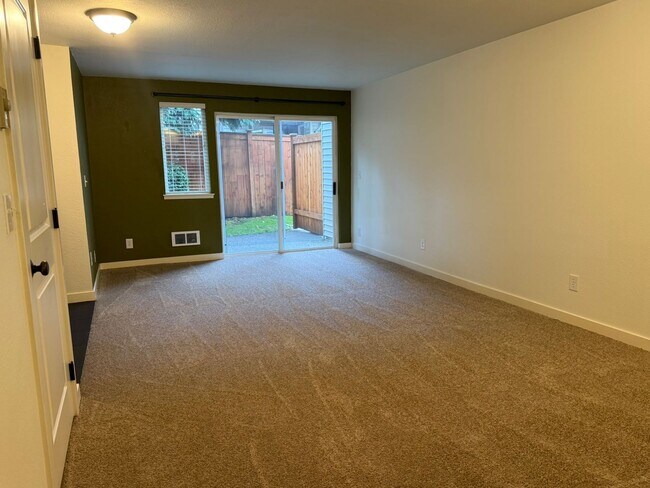 Building Photo - 2Bd/2.5Ba Kirkland Condo
