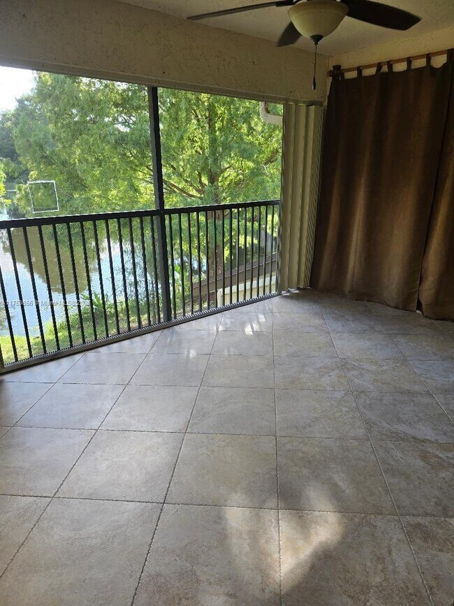 Building Photo - 3299 Cocoplum Cir