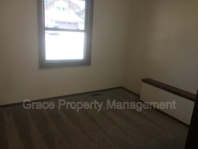 Building Photo - 9908 W 70th Pl