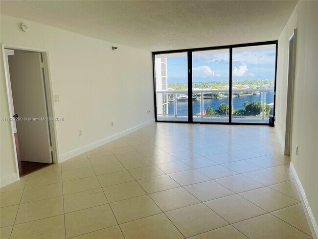 Building Photo - 20505 E Country Club Dr
