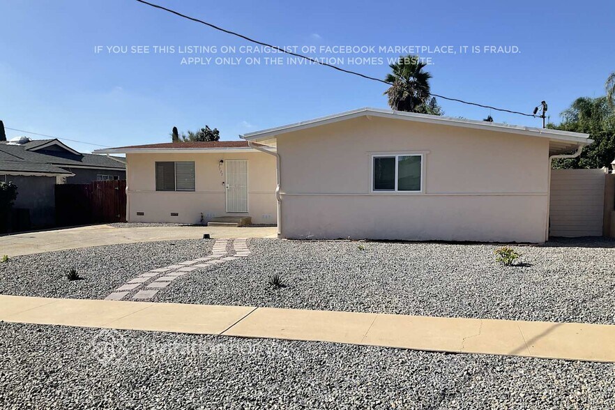 Primary Photo - 1135 Erica St