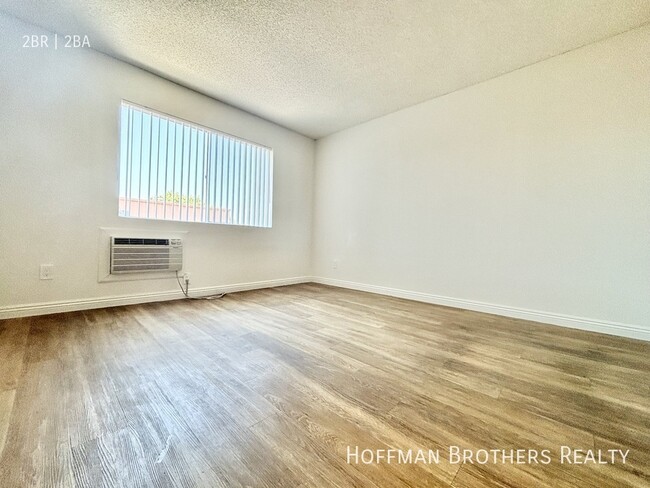 Building Photo - 10346 Commerce Ave