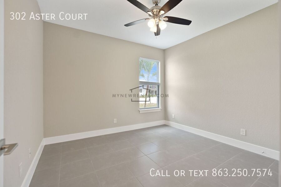 Building Photo - 302 W Aster Ct