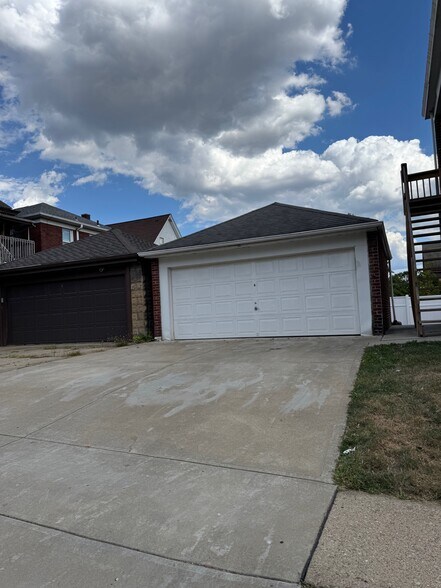 Building Photo - 301 Kambach St