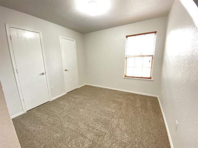 Building Photo - 8016 Meadow View Tr