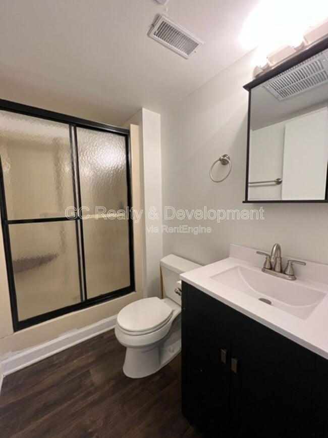 Building Photo - 231 Ridgefield Ln