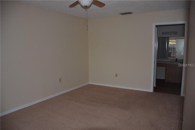 Building Photo - 470 Hunter Cir