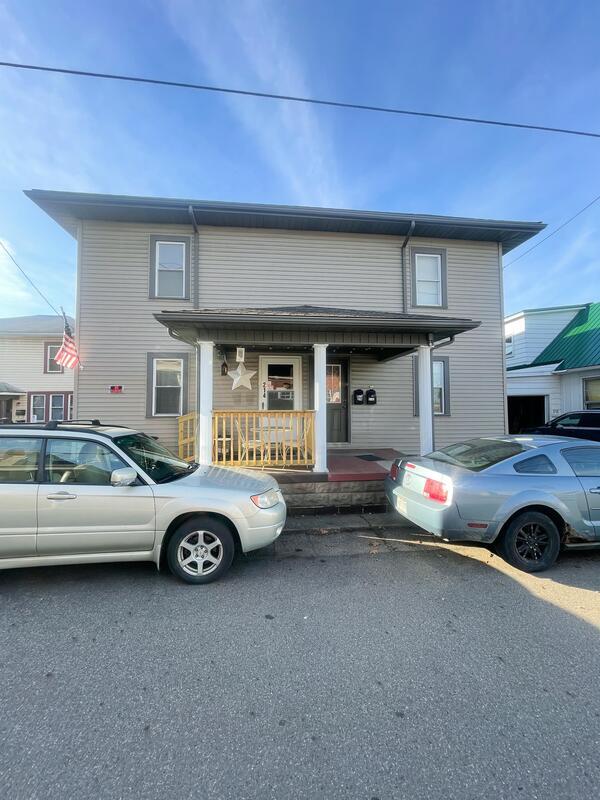 Building Photo - 214 1st Dr NW