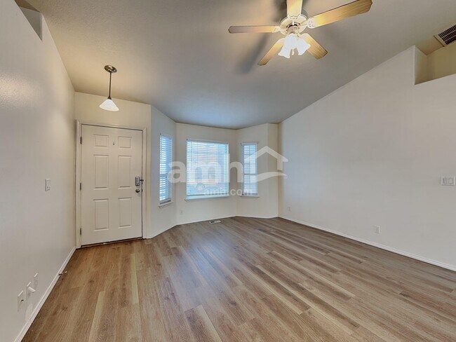 Building Photo - 1149 N Caterpillar Ave