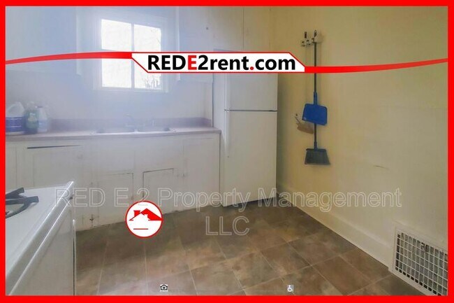 Building Photo - 609 Laurel Ave