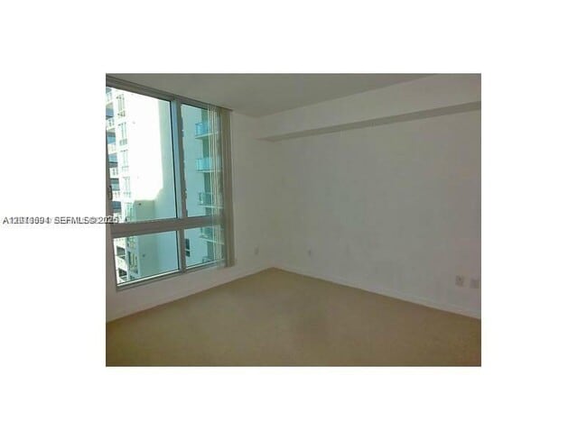 Building Photo - 300 S Biscayne Blvd