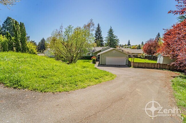 Building Photo - 2819 NE 54th St