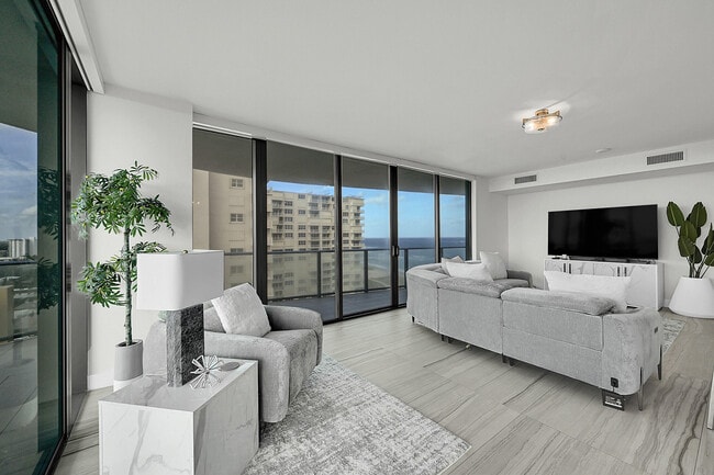 Building Photo - 730 N Ocean Blvd