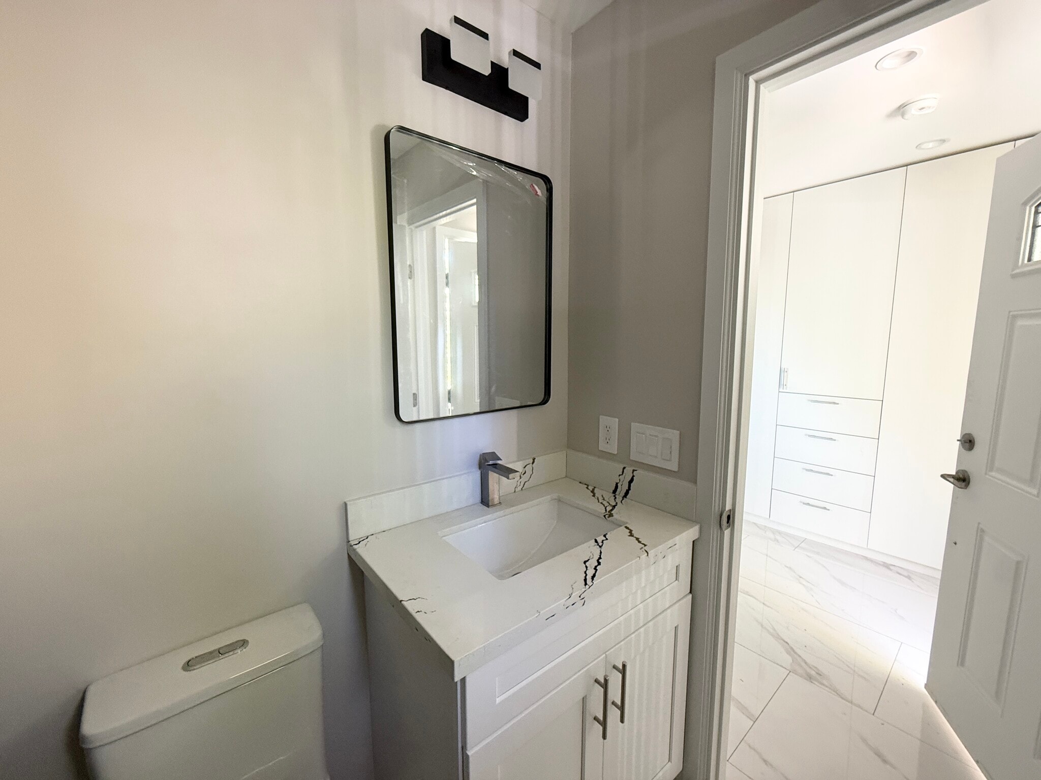 Building Photo - 8431 Oso Ave