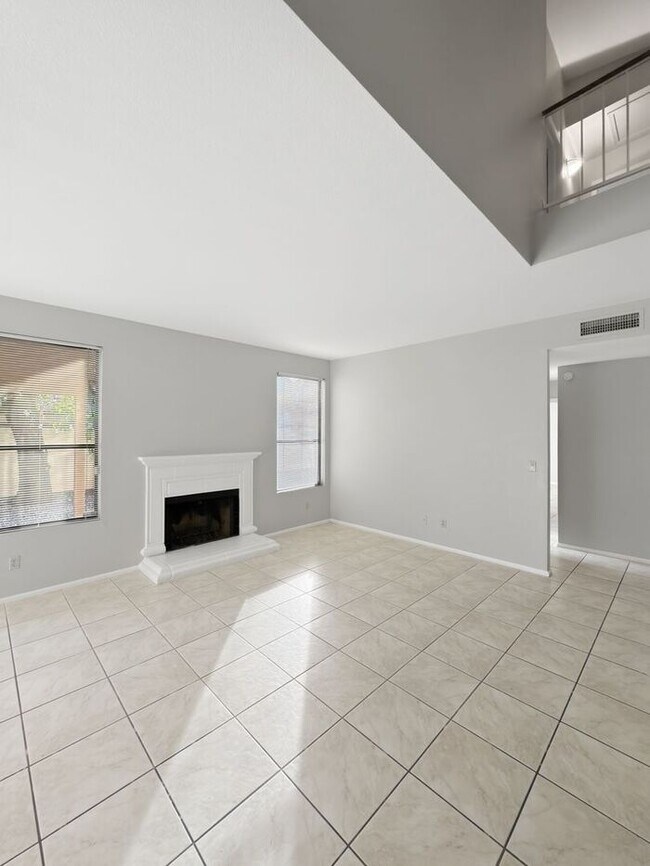 Building Photo - Location! Location! Beautiful 4 Bedroom/ 3 Bath Home! Ray/Kyrene