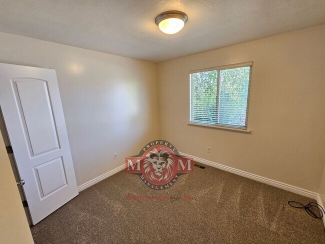 Building Photo - 3 Bed 2 Bath Home in a Herriman
