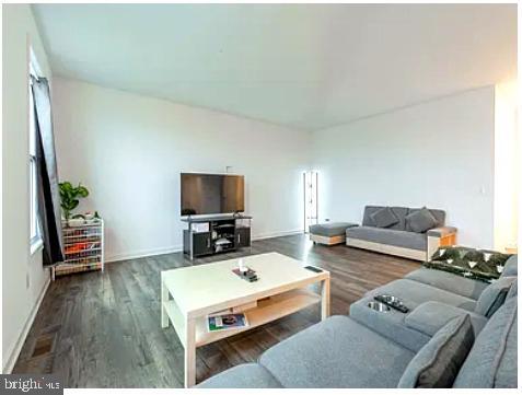 Building Photo - 5019 Forsythia Pl