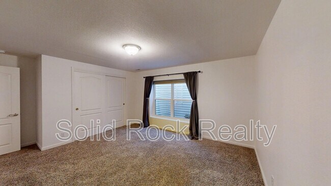 Building Photo - 2241 Palm Dr