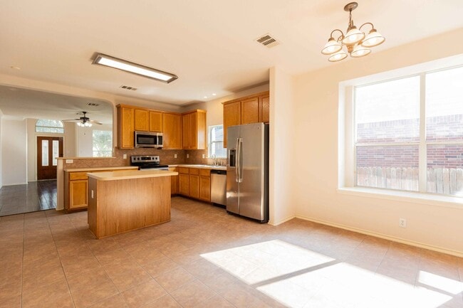 Building Photo - 509 Foxford Run Dr