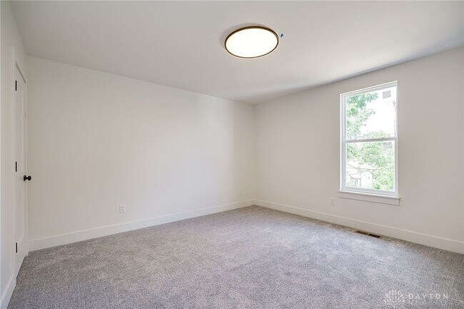 Building Photo - 4253 Pleasant View Ave