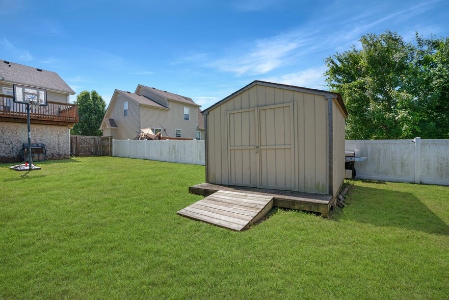 Building Photo - 1213 Chinook Cir