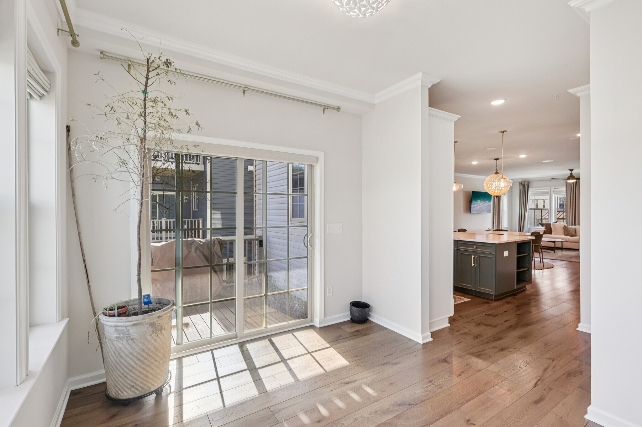 Building Photo - 21 Dahlia Dr
