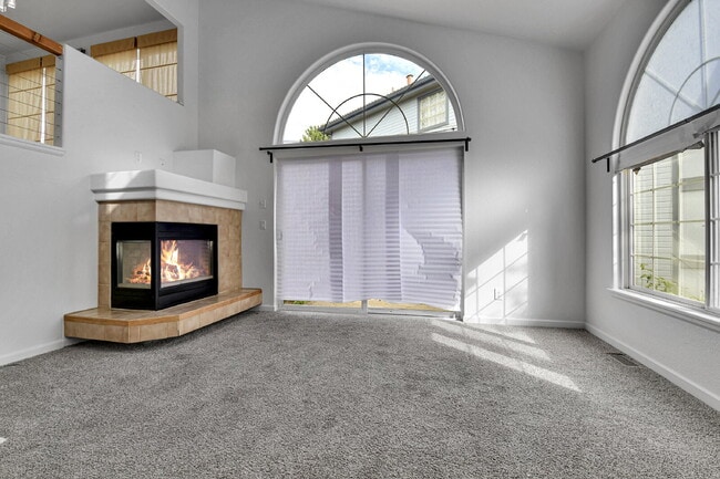 Building Photo - $2,795, 3-bed, 2-bath, located in Denver.