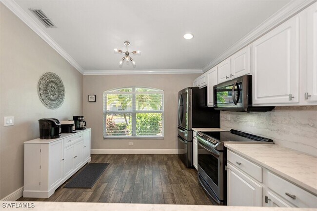 Building Photo - 8884 Fawn Ridge Dr