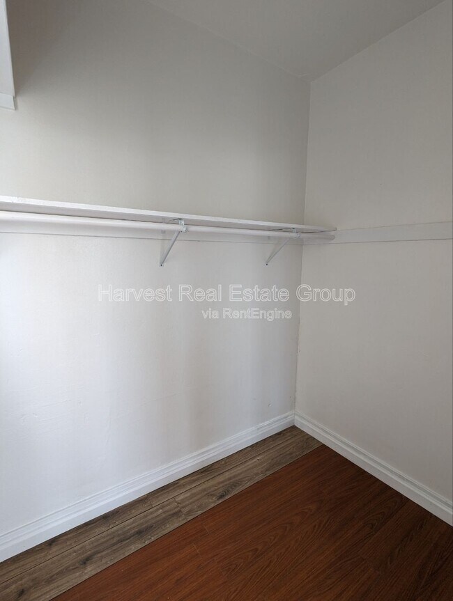 Building Photo - 1532 8th Ave