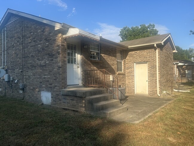 Building Photo - 636 R S Bradley Blvd