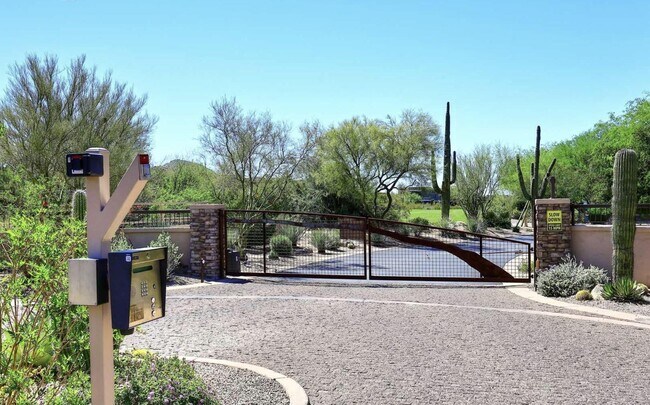 Building Photo - 10260 E White Feather Ln