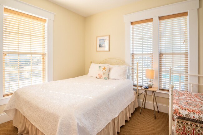 Building Photo - ENJOY OCEAN BREEZES FROM THIS FURNISHED OFF-SEASON OCEAN VIEW CONDO W/BALCONIES