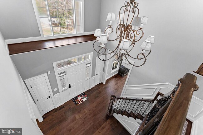 Building Photo - 8138 Rondelay Ln